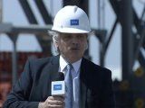 El presidente durante su visita a Loma Campana (YPF), sobre la formación Vaca Muerta, durante el anuncio del nuevo esquema de precios para el gas.