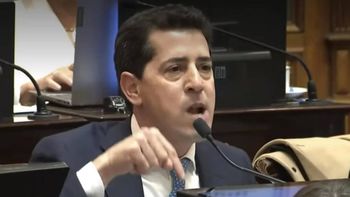 ley bases: fuerte cruce entre senadores por los incidentes ley bases: fuerte cruce entre senadores por los incidentes