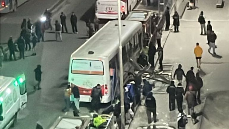 El colectivo perdió el control