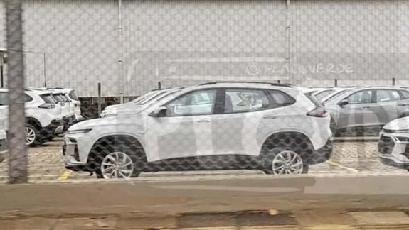 La imagen del Chevrolet Tracker 2026, cazado en Brasil. Foto: Placa Verde.