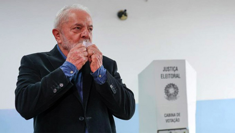 Lula ganó e irá a segunda vuelta con Bolsonaro