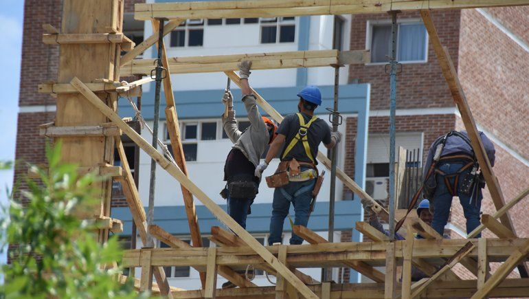 Neuquén encabeza la recuperación de puestos de trabajo en el país