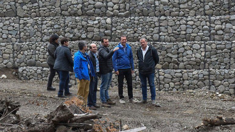 El intendente Guillermo Caruso acompañó al gobernador en la recorrida.&nbsp; 