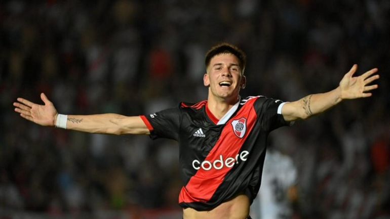 La hermosa noticia que recibió Franco Mastantuono de Lionel Scaloni a horas del Superclásico