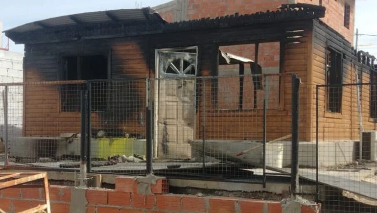 La casa incendiada de la proteccionista Lorena Álvarez