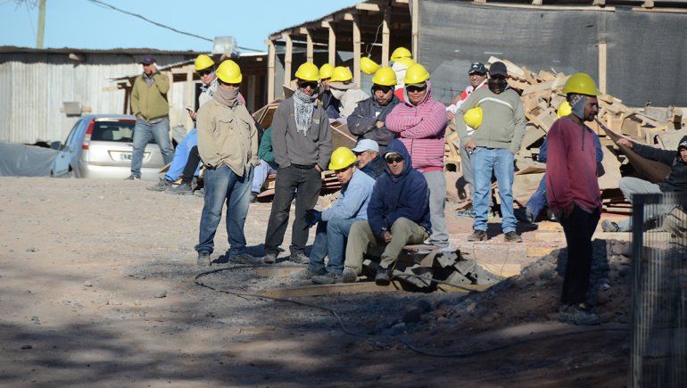 Prevén despidos y rebaja de salarios para mayo