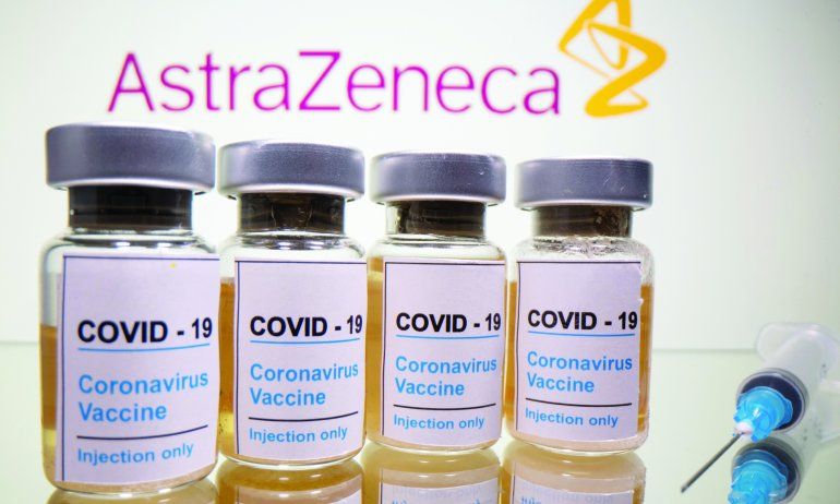 AstraZeneca, en alianza con Oxford, aclaró que las dosis llegarán en el primer semestre de 2021, en la medida en que antes se superen los ensayos clínicos.
