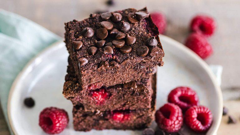 El brownie –un bizcocho de chocolate- nació a fines del siglo XIX en Estados Unidos. El brownie –un bizcocho de chocolate- nació a fines del siglo XIX en Estados Unidos.