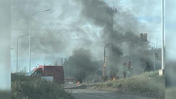 Caos total en Ruta 7: corte de vecinos de cuatro barrios | LM Neuquen Caos total en Ruta 7: corte de vecinos de cuatro barrios