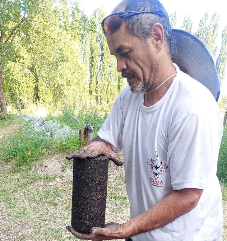 Impulsados por la búsqueda de alternativas a la leña tradicional, los emprendedores rionegrinos desarrollaron un producto con fuerte perfil ambiental. Impulsados por la búsqueda de alternativas a la leña tradicional, los emprendedores rionegrinos desarrollaron un producto con fuerte perfil ambiental.