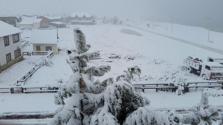 La nieve llegó antes y dejó rutas y pasos intransitables