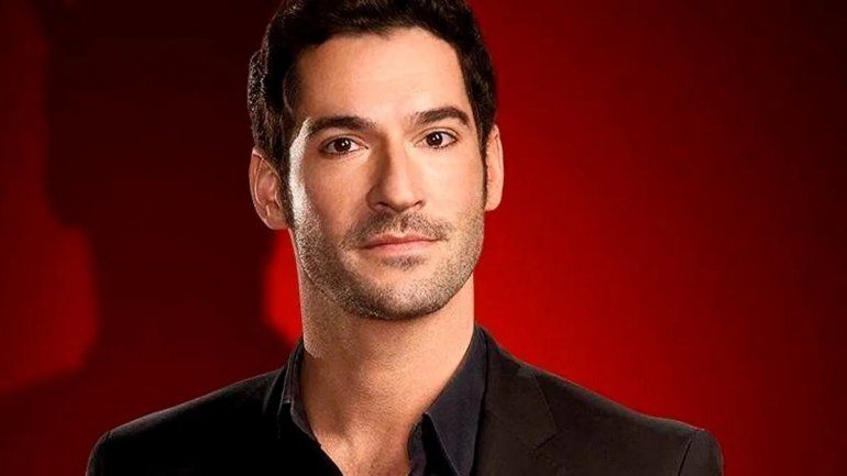 El actor Tom Ellis interpreta a Lucifer en la serie de Netflix