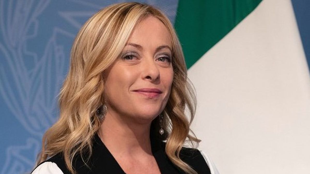 Qué es el porno deepfake que afectó a la premier de Italia, Giorgia Meloni