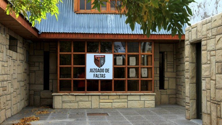 Investigan a jueza de Faltas por cobros ilegales de multas