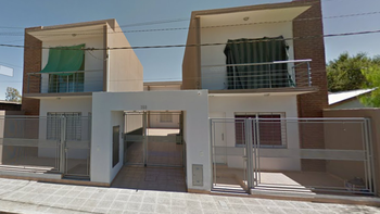 El supuesto dúplex a alquilar, pertenece a una inmobiliaria oficial de Cipolletti, ajena a esta situación. El supuesto dúplex a alquilar, pertenece a una inmobiliaria oficial de Cipolletti, ajena a esta situación.