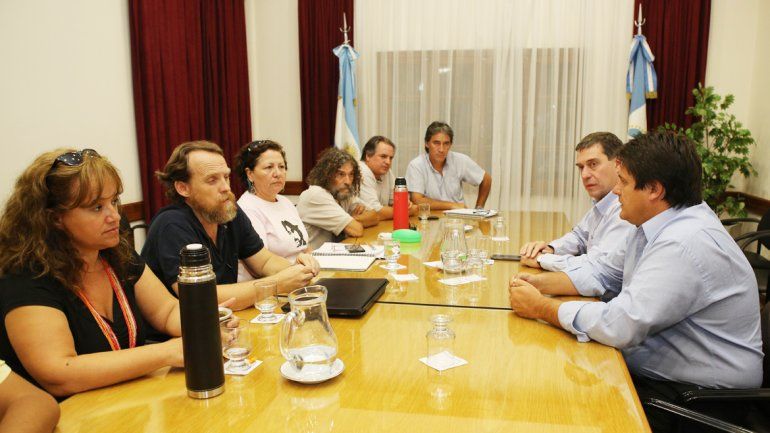 El ministro Mariano Gaido permanece reunido con los dirigentes de ATEN.