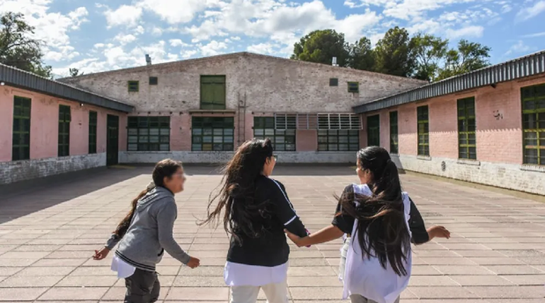 Días de clases en Neuquén: ¿se recupera lo perdido? ¿Y a qué costo?