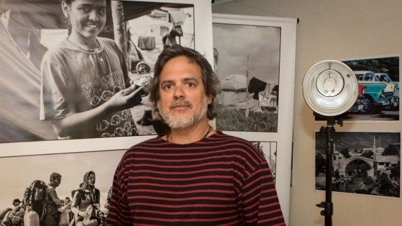 Refugiados sin refugios. Huyen de la guerra, del hambre, de la persecución. La búsqueda de una nueva vida es el principal motor para millones de personas que cada día abandonan sus hogares o lo que queda de ellos para sobrevivir primero y lograr una