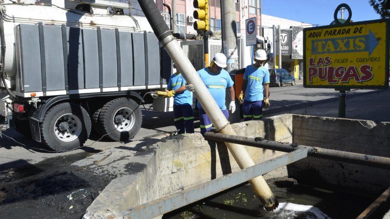 Habrá corte parcial de tránsito en el Bajo por la limpieza del canal