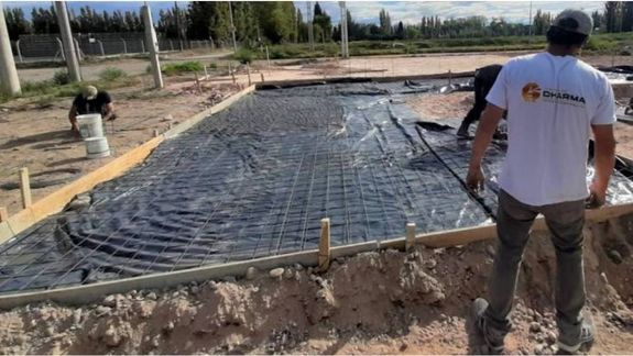 La empresa Dharma construía casas. Empezaba las plateas y se declaraba insolvente. Hay 80 damnificados.
