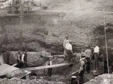 Un grupo de obreros, durante los primeros trabajos para construir el Dique Ballester (Foto: Revista Más Neuquén)