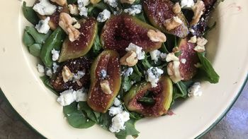 ensalada higos queso azul nuez