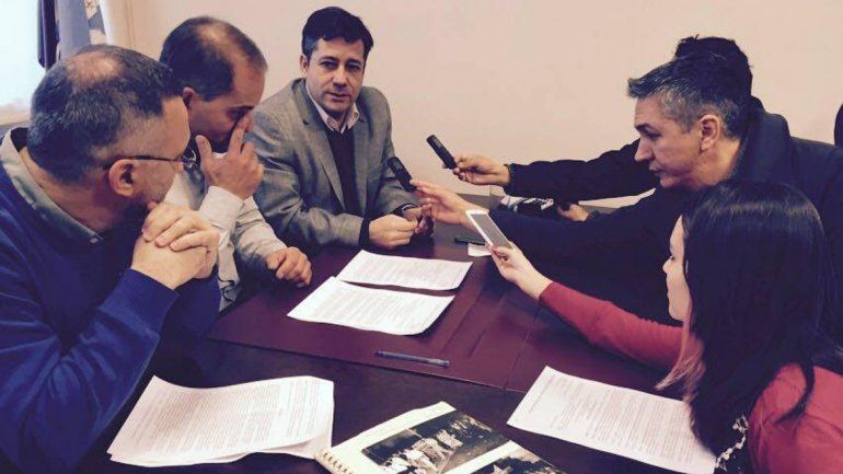 Quieren que el boleto de colectivo sea gratis para todos los estudiantes y el personal docente