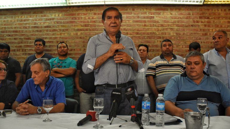 Pereyra ayer estuvo acompañado de simpatizantes. También habló el contador del gremio