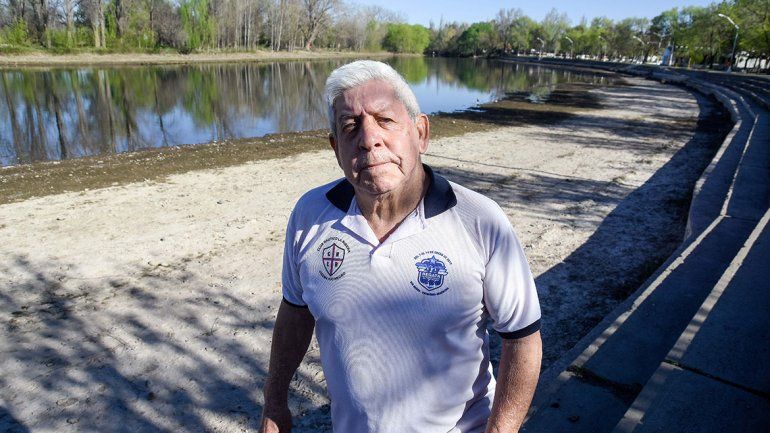 El hombre que conoce el río más que la palma de su mano