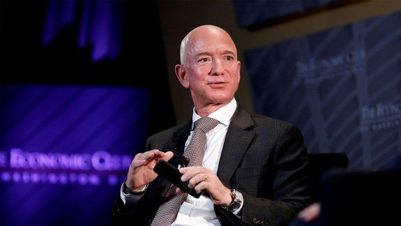 Le hackearon el celular a Jeff Bezos