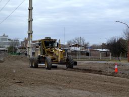 La obra de la rotonda de Santa Cruz y San Luis superó la mitad del proceso de ejecución.