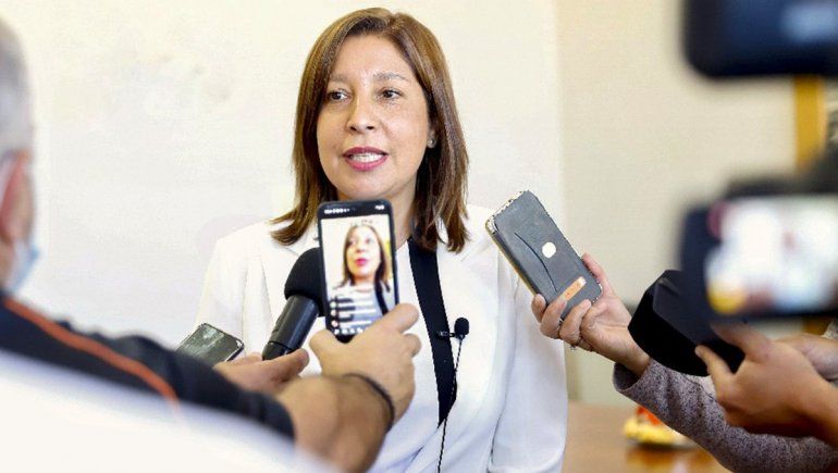 Carreras anunció la vuelta de las clases de forma plena