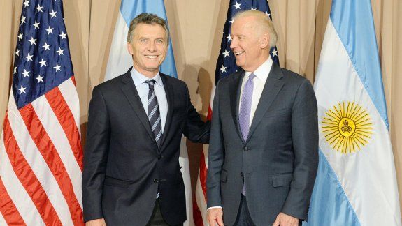 En el Foro Económico, Macri mantuvo una serie de reuniones bilaterales, entre ellas con el vicepresidente de los EE.UU., Joe Biden; con el premier británico, James Cameron; con su par de Israel, Benjamín Netanyahu; y además con empresarios multinacionales