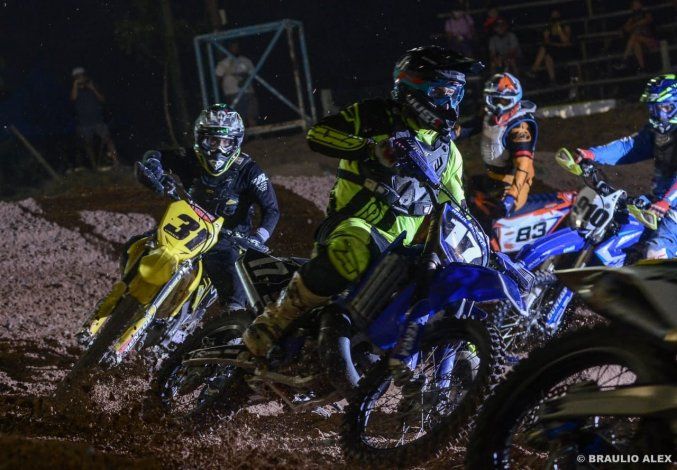 La final de las categorías principales no se pudo concretar por un corte de luz (Fotos Motocross Club Neuquén)