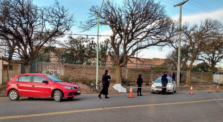 Se descompensó, cayó de su bici y murió en la calle