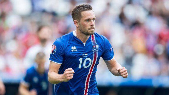 Sigurdsson, entre algodones.