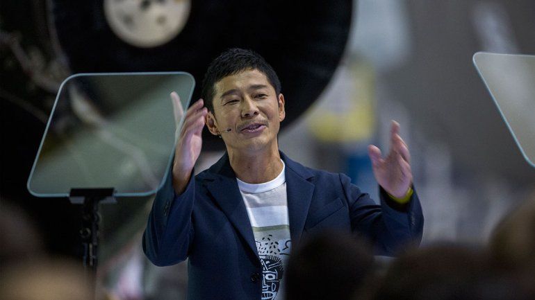 Yusaku Maezawa tiene 42 años y su fortuna se calcula en unos 3000 millones de dólares.