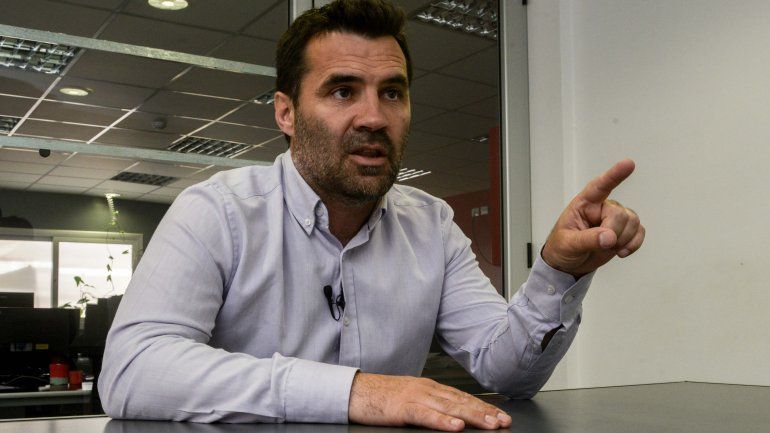 Martínez pretende ser límite a las políticas macristas