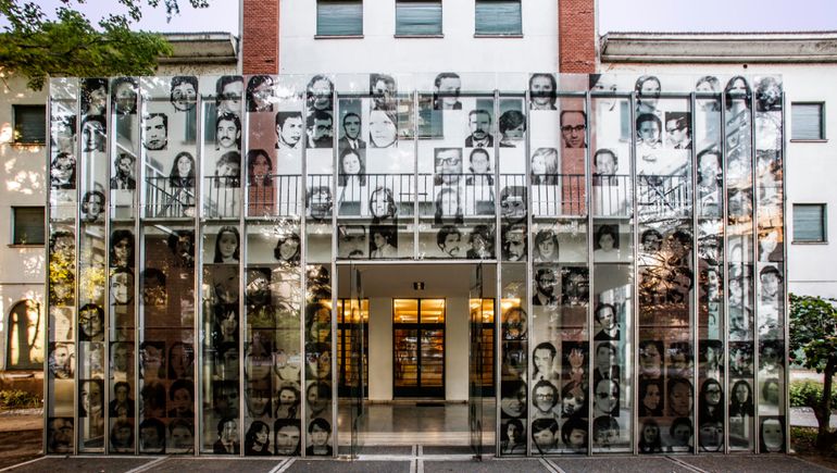 La provincia de Buenos Aires concentró la mayor cantidad de centros dentro del sistema represivo. La provincia de Buenos Aires concentró la mayor cantidad de centros dentro del sistema represivo.