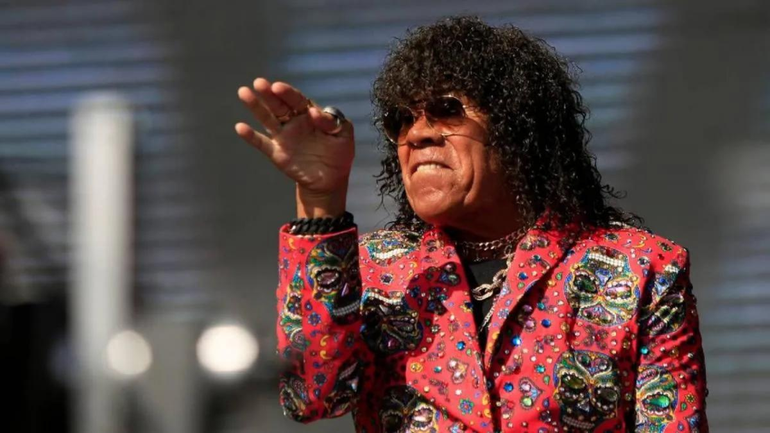 La Mona Jiménez: récord en streaming y enfrentó a quienes lo tildan de viejo arruinador