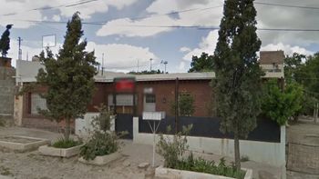 Uno de los dos chicos que apuñalaron a otro para robarle se había escapado del Hogar de Adolescentes Varones de Trelew. Uno de los dos chicos que apuñalaron a otro para robarle se había escapado del Hogar de Adolescentes Varones de Trelew.