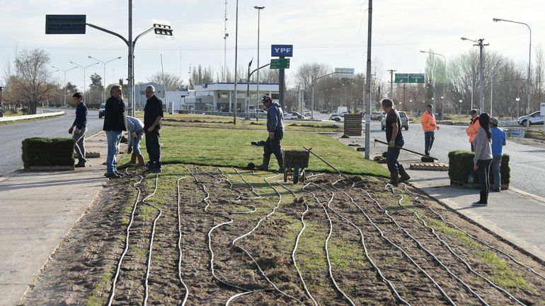 Peressini colocará un tótem en la rotonda de Plottier
