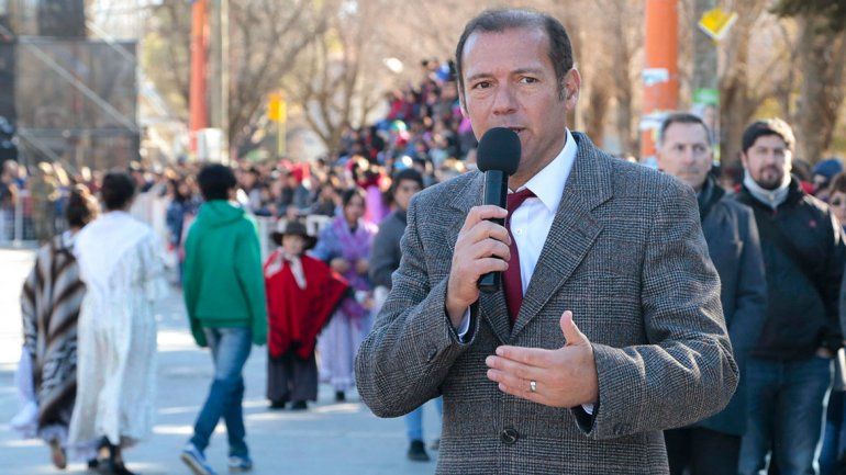 Gutiérrez anunció que se frenó la medida que congelaba el precio del barril de petróleo