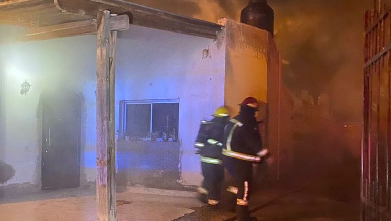 Robo seguido de incendio intencional. (Foto: Gentileza Centenario Digital)