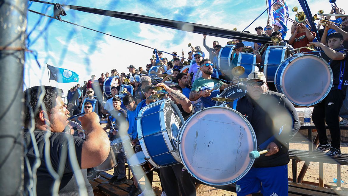 Deportivo Rincón denunció intento de estafa a hinchas para viajar a la Copa Argentina | LM Neuquen Deportivo Rincón denunció intento de estafa a hinchas para viajar a la Copa Argentina