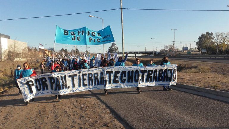 Marchan para exigir blindaje social para los sectores más humildes