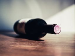 El consumo global de vino acumula una caída del 14% desde 2018, según el último informe de la OIV. El consumo global de vino acumula una caída del 14% desde 2018, según el último informe de la OIV.