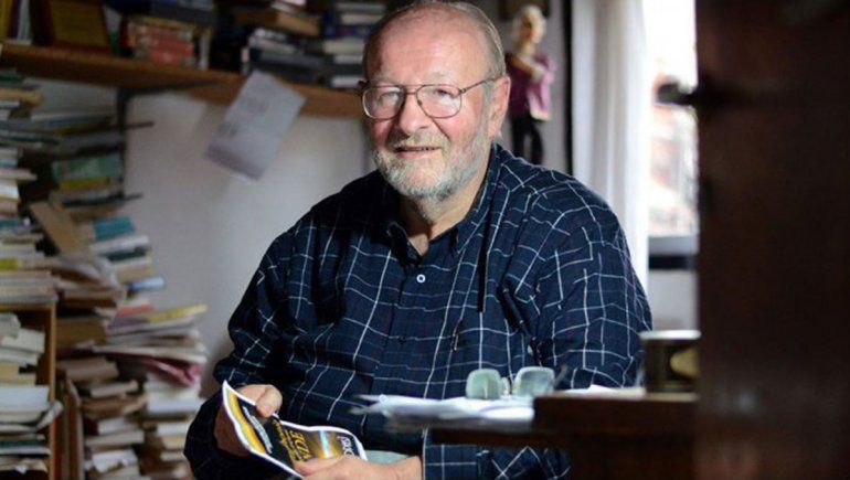 En 2017, cuando se cumplieron diez años del asesinato de Carlos Fuentealba, el escritor y dramaturgo Alejandro Finzi publicó su libro