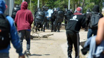 denuncian que la policia le perforo un ojo a un joven denuncian que la policia le perforo un ojo a un joven