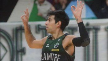 el neuquino que ascendio con villa mitre en basquet